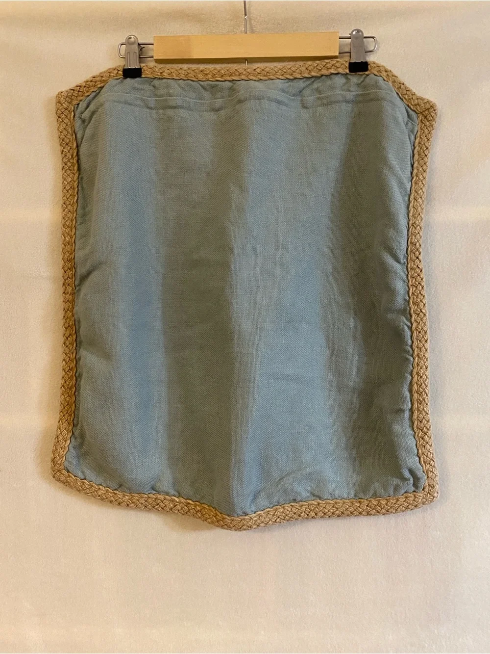 Set of 4 Pottery Barn blue 100% linen jute braid edge 20